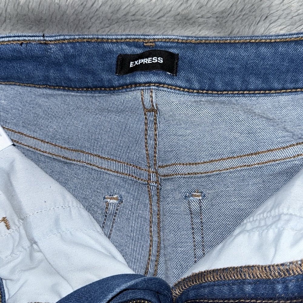 Express Curvy Boot High Rise Jeans - Picture 2 of 3